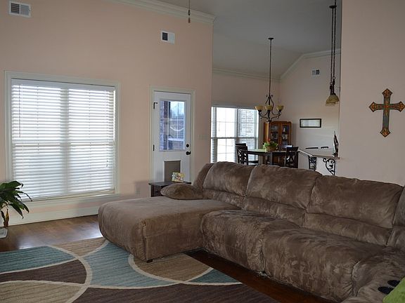 5th image of 614 River Oaks Dr