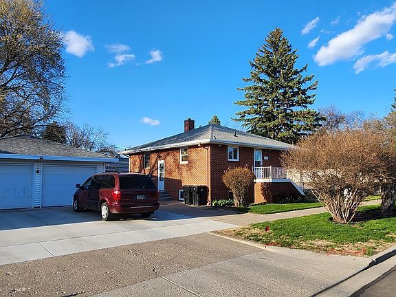 2nd image of 1422 E Ave E