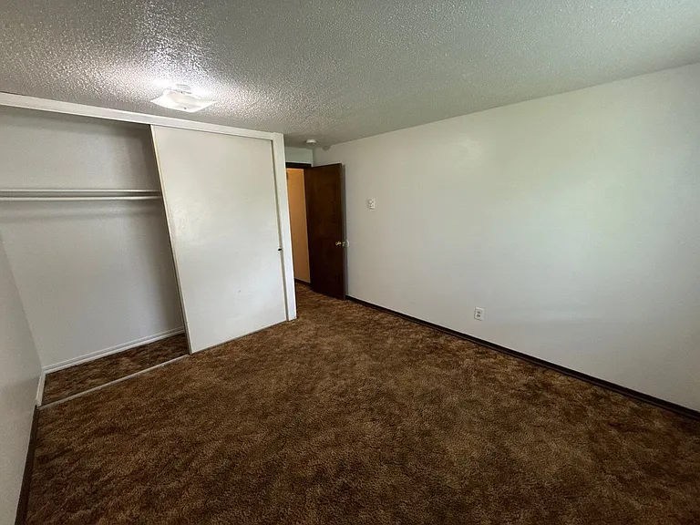 4135 State St #11 — Photo 18
