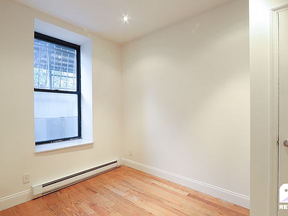 5th image of 169 Manhattan Ave #1F