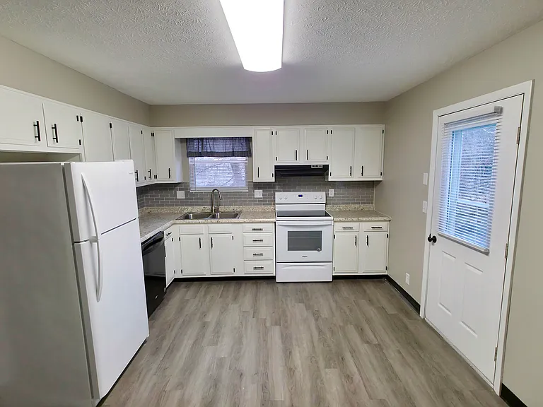 252 Randolph Rd — Photo 6