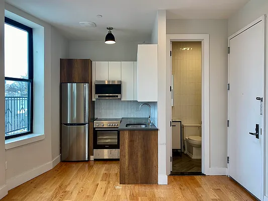 Rented by Hagstrom Management Inc | media 24