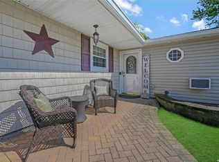 41 Campus Dr, Farmingville, NY 11738