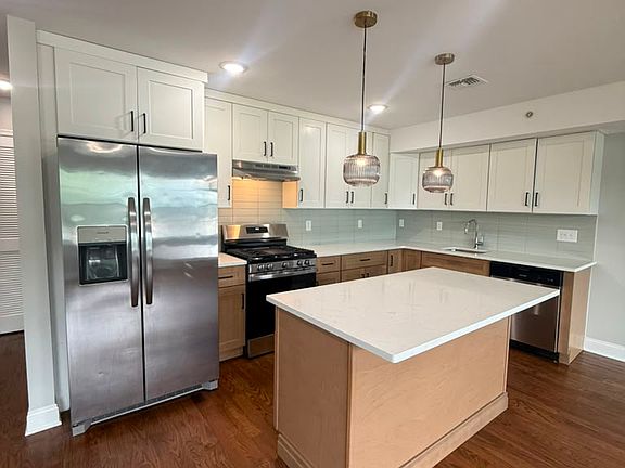 2nd image of 222 12th Ave #2