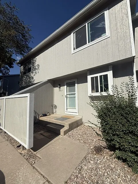 2 bed, 992 sqft, $1,795 — Photo 1