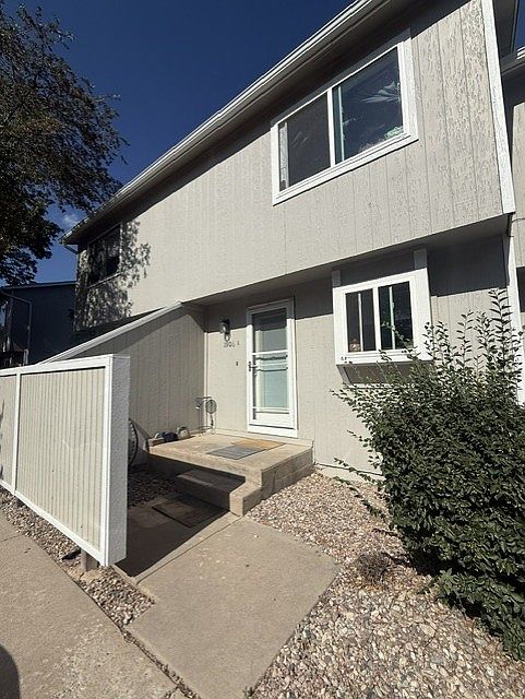 1st image of 1906 Ross Ct APT B
