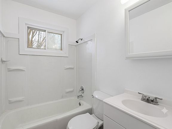 3rd image of 11028 Monroe Ct