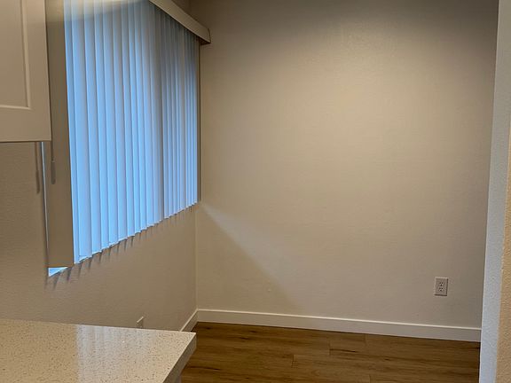 4th image of 1263 Woodgate Ave
