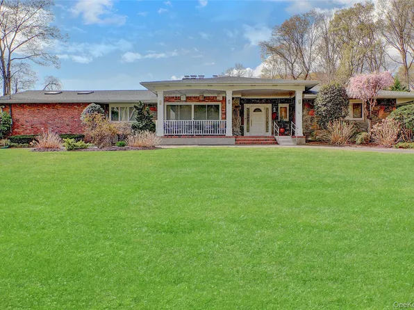 36 Landview Drive, Dix Hills, NY 11746