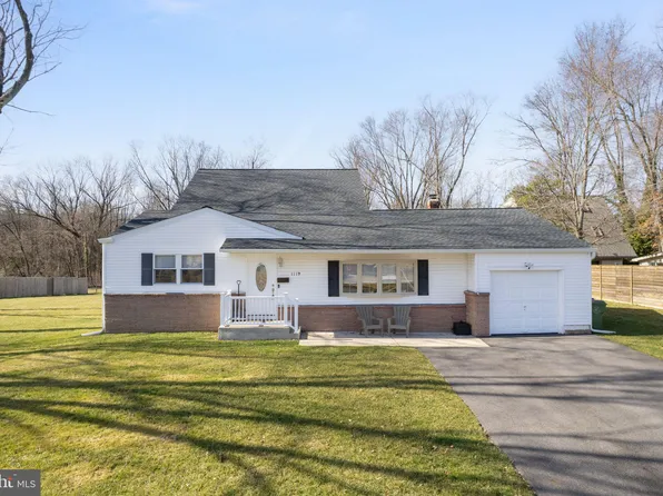 1119 W Valleybrook Rd, Cherry Hill, NJ 08034
