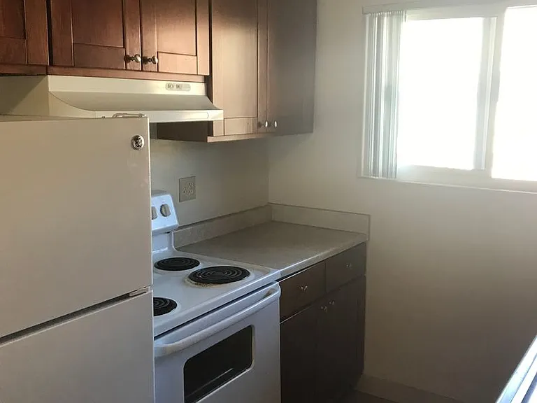 Bel- Air Apartments — Photo 6