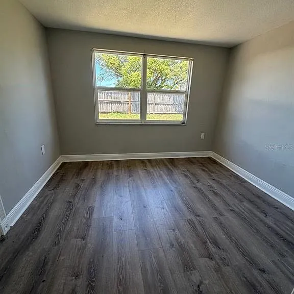 3511 Cambridge St — Photo 26