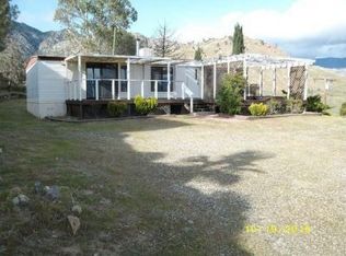 1030 Bristlecone Dr, Wofford Heights, CA 93285