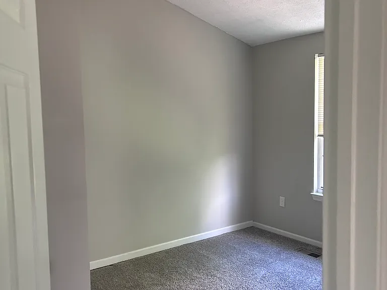 1810 Queen Anne Sq — Photo 17
