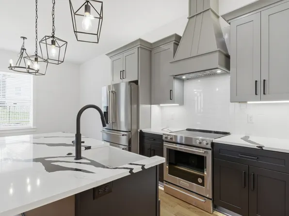 2310 18th Ave N, Nashville, TN 37208