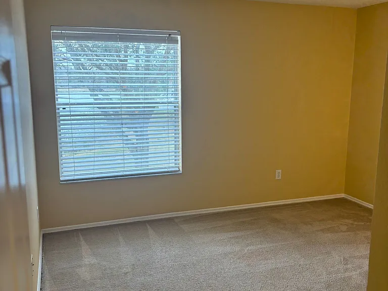 2102 Stoneview Rd — Photo 27