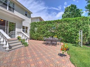 17 Egret Ln, Marlboro, NJ 07746