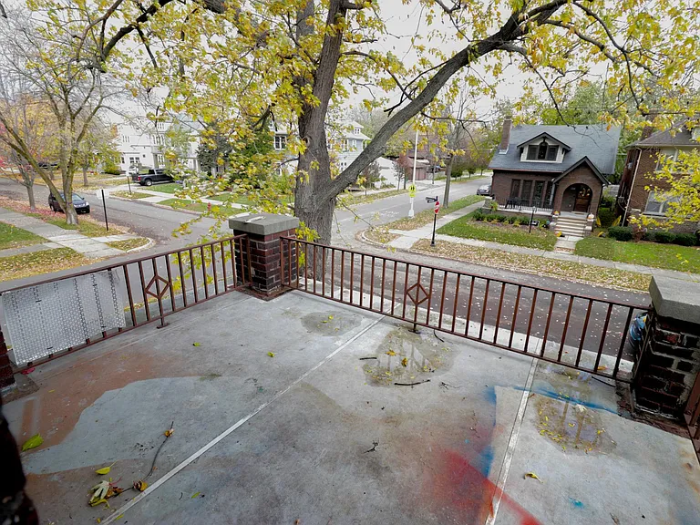 1265 Beaconsfield Ave — Photo 4