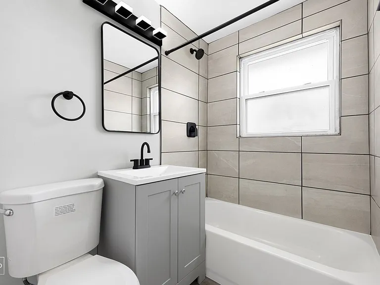 Oakwood Townhomes — Photo 12