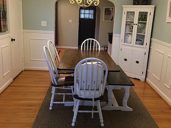 4th image of 2417 W 75th Pl