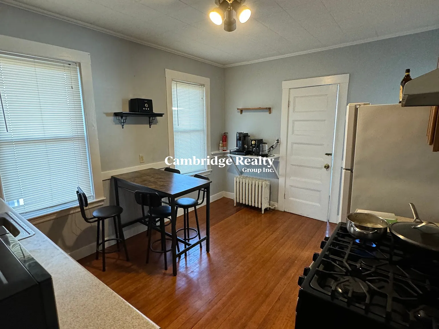 3 bed, 1.0 bath, $3,200 — Photo 3