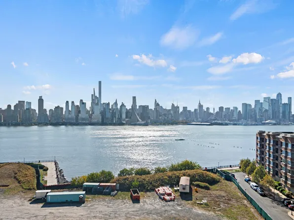 9 Avenue At Port Imperial image 13 of 34