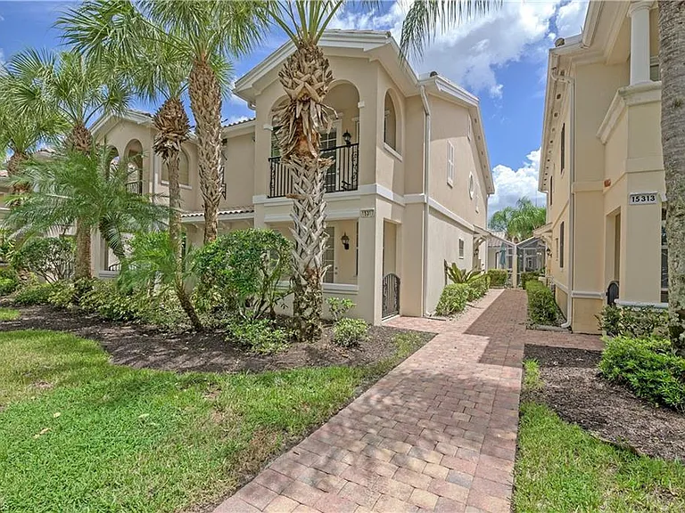 15317 Laughing Gull Ln — Photo 2