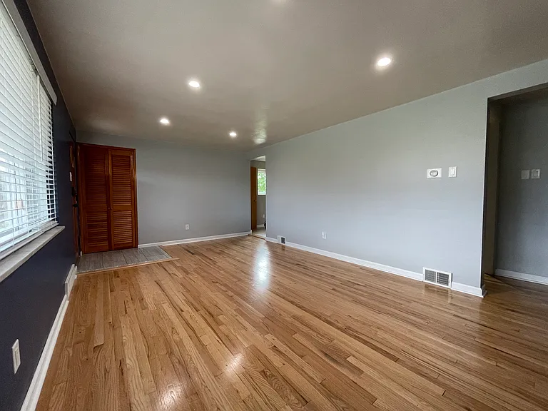 310 Millport Rd — Photo 6