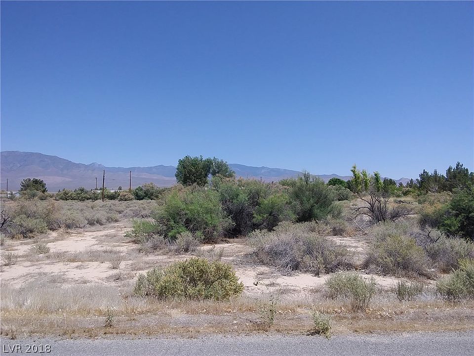 1st image of 2421 N Palomino Ln