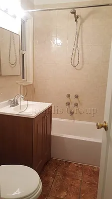 Rented by Bouklis Group | media 9