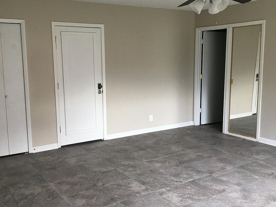 1st image of 947 Westleaf St