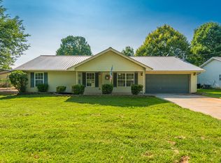 1220 Cloyds Church Rd, Greenback, TN 37742