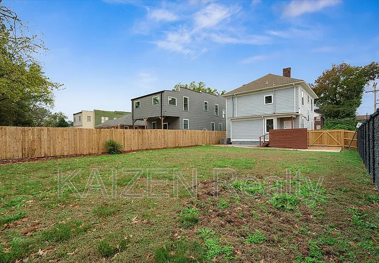 156 N Tucker St — Photo 26