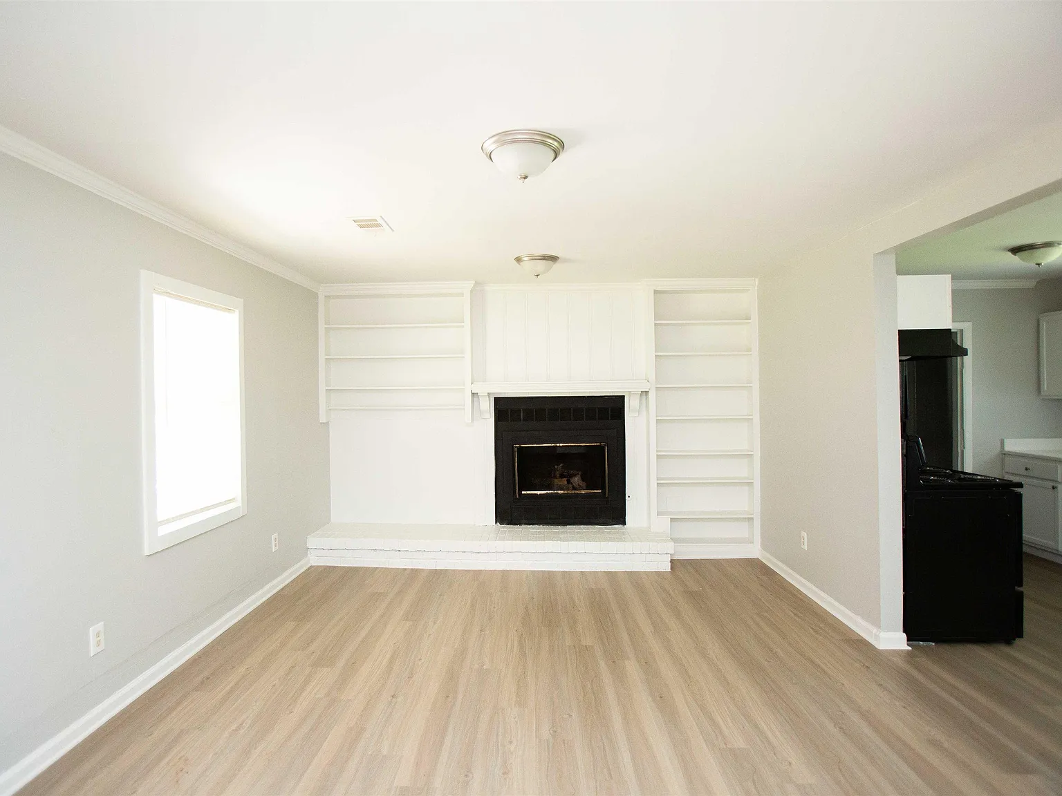 4 bed, 2.0 bath, 1750 sqft, $1,475 — Photo 2