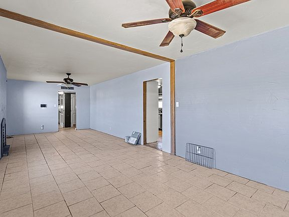 4th image of 1605 Fargo Ave