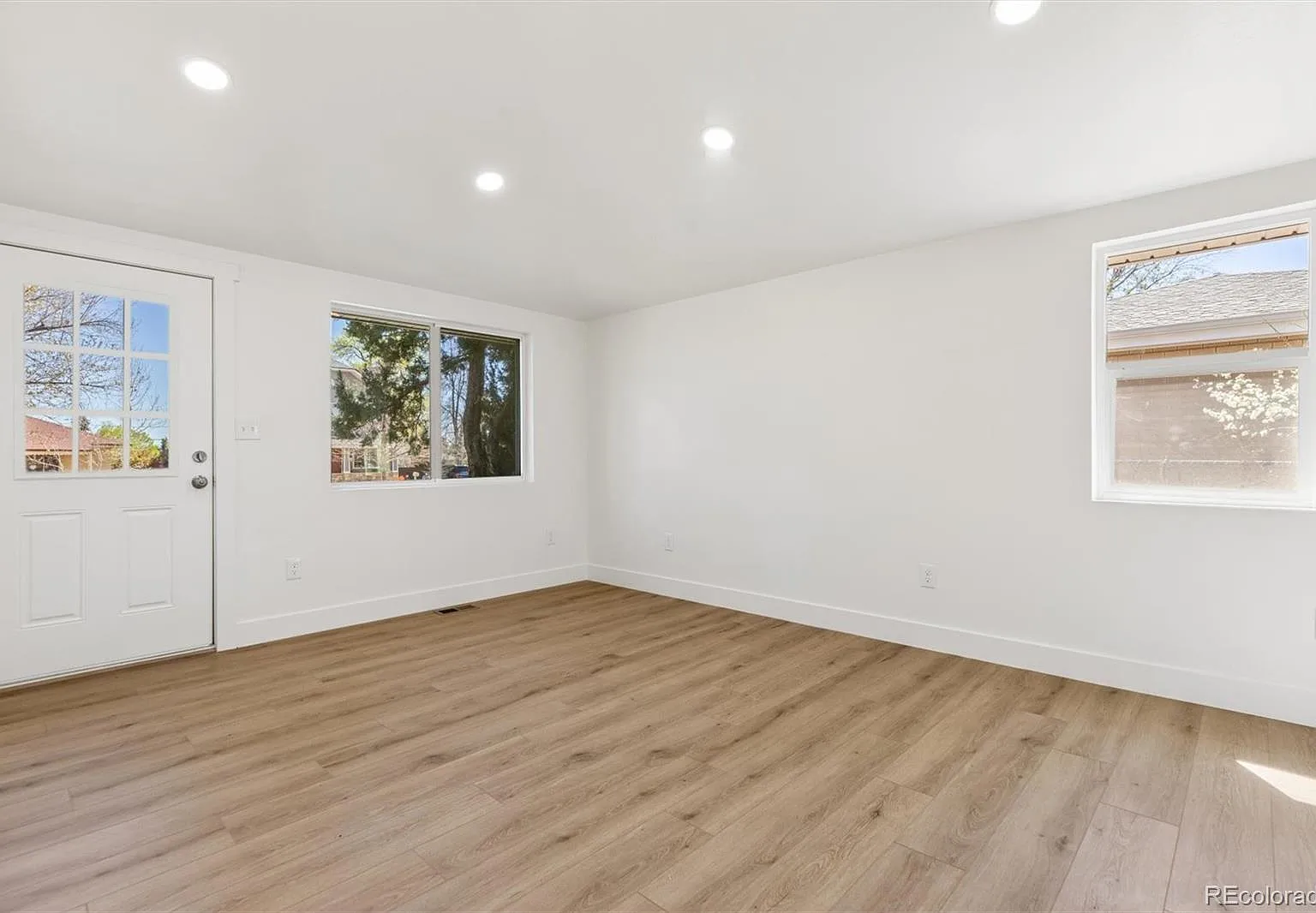 5 bed, 3.0 bath, 1858 sqft, $4,950 — Photo 3