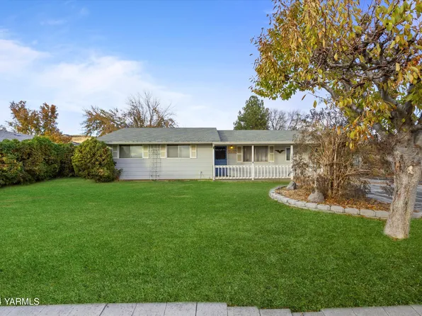 8805 W Chestnut Ave, Yakima, WA 98908