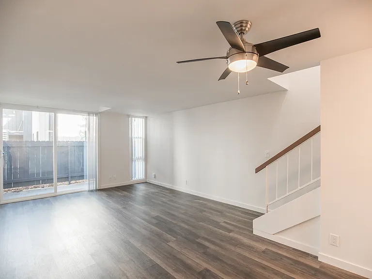 12659 Moorpark St #17 — Photo 5