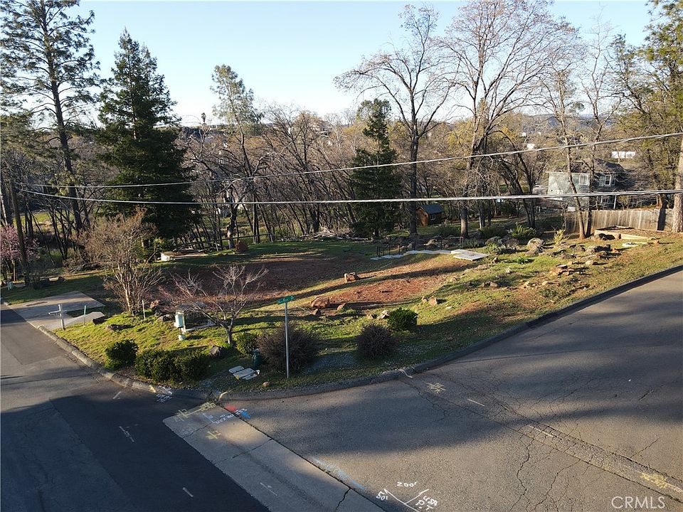 1st image of 231 Pinewood Dr #1
