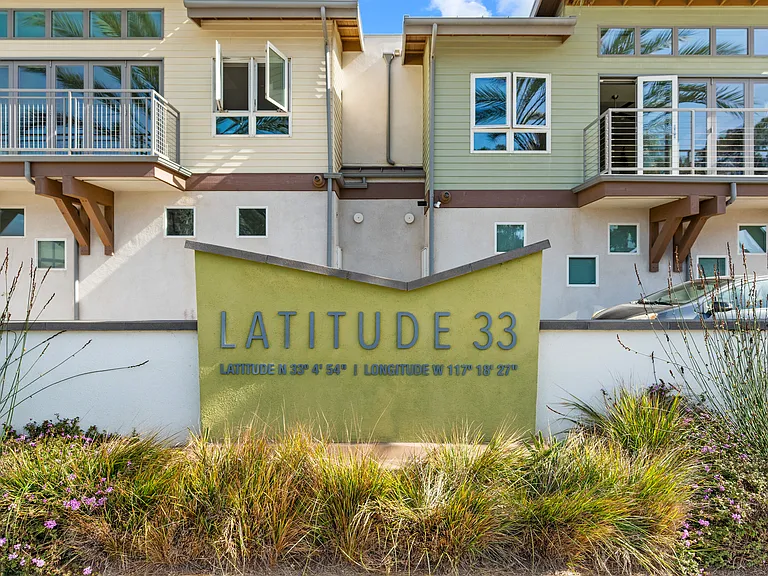 1915 N Vulcan Ave — Photo 37
