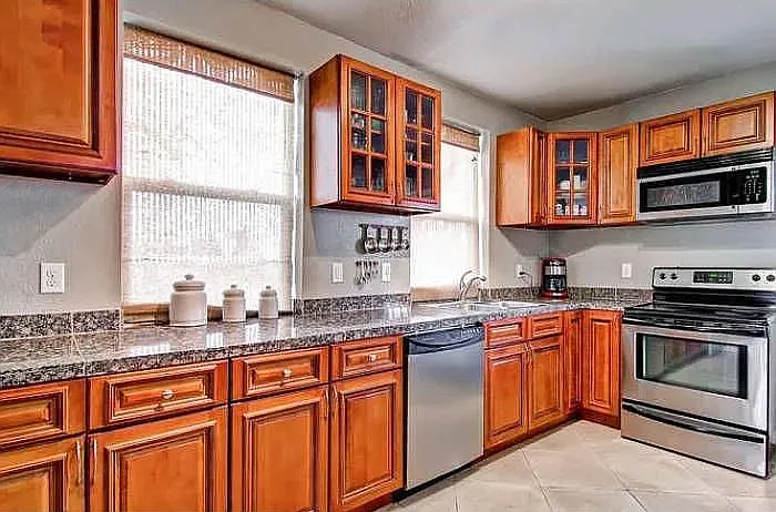 635 N Galapago St — Photo 12