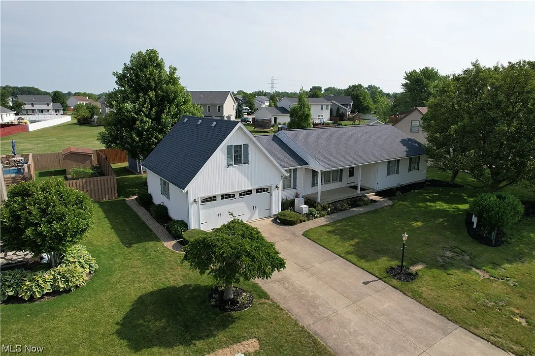 1019 Birchwood Dr photo 1