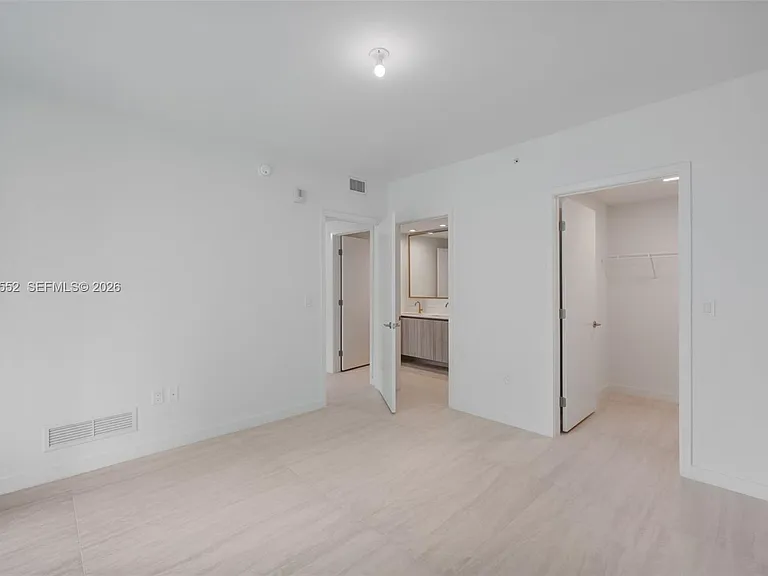 77 SE 5th St #3205 — Photo 10
