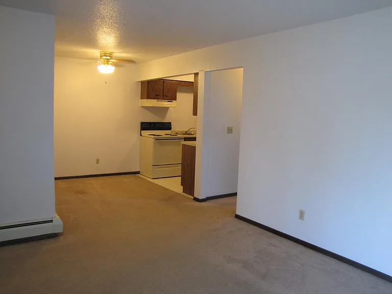 2120 Rockford Rd SW — Photo 6