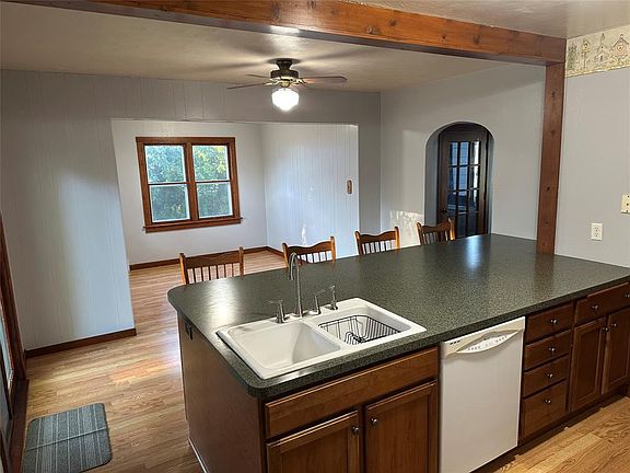 3rd image of 2741 Alpine Road