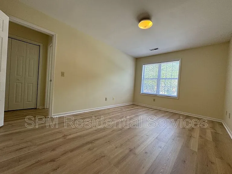 5147 Lampost Cir — Photo 15