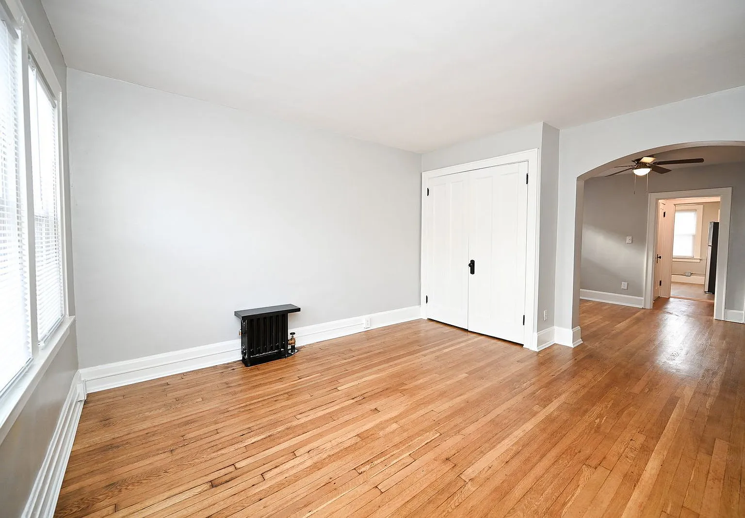 1 bed, 1.0 bath, 700 sqft, $899 — Photo 2