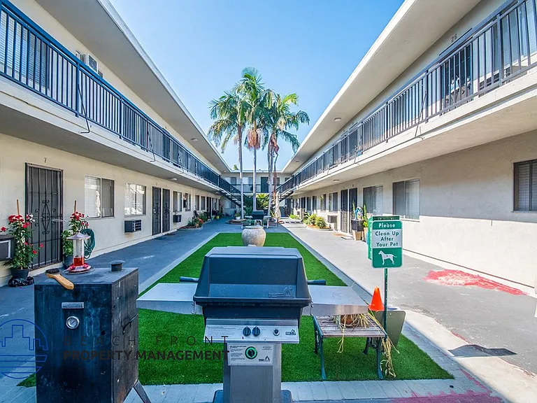 9539 Firestone Blvd. — Photo 12