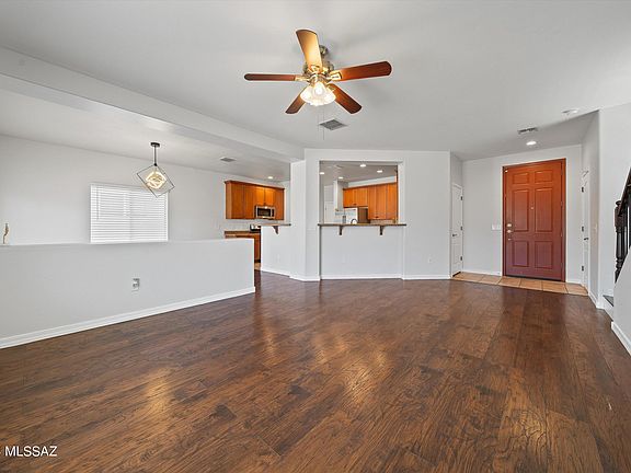 2nd image of 1105 W Calle Del Libro Dorado