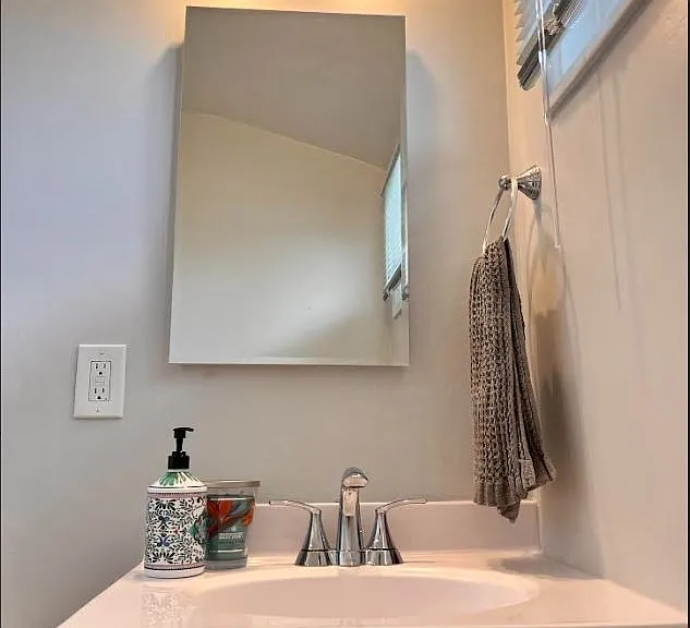 12155 Burbank Blvd — Photo 12